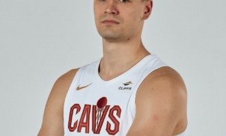 官宣签约西甲MVP！骑士放弃库明加，只愿给底薪！